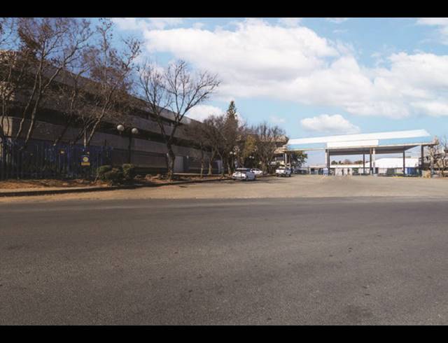 36,000M² WAREHOUSE TO LET IN JUPITER